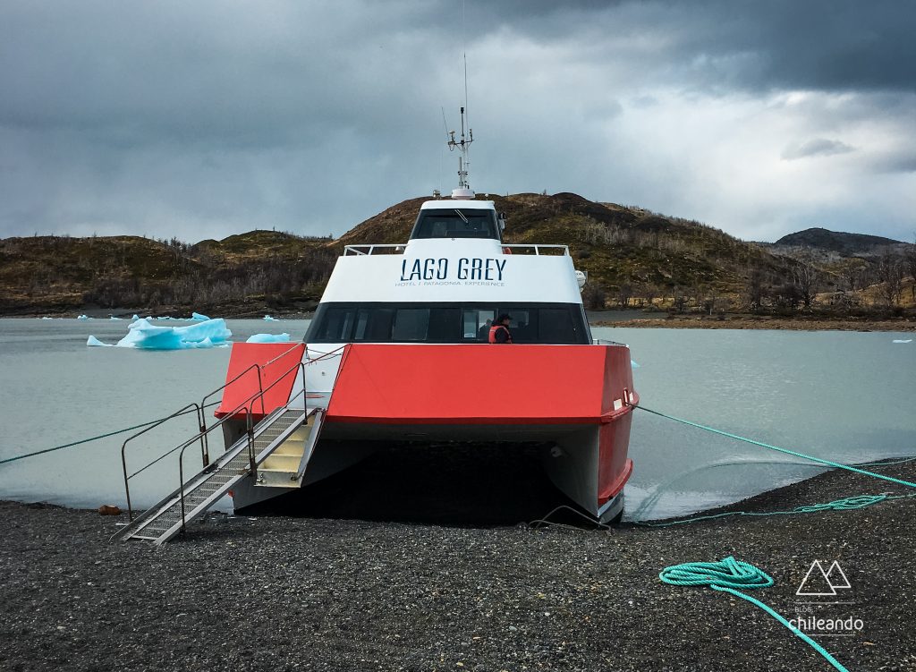 Embarcação do lago Grey, até a geleira