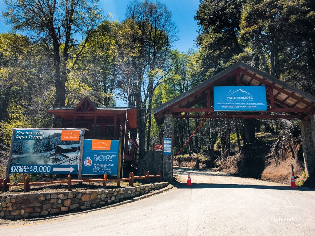 Acesso à piscina termal do Valle Hermoso, em Chillán