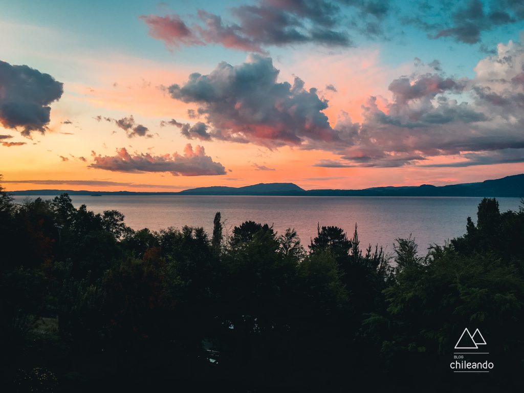 Lago Villarrica ao fim do dia