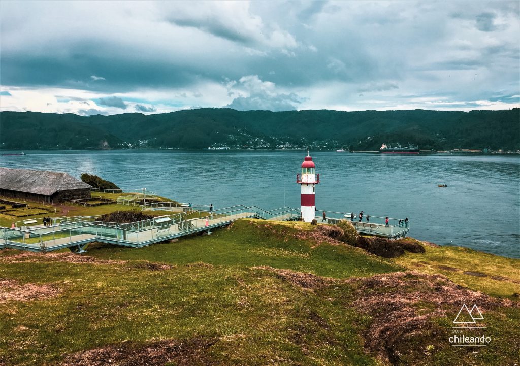 Rio Valdivia quase encontrando Pacífico nesse ponto