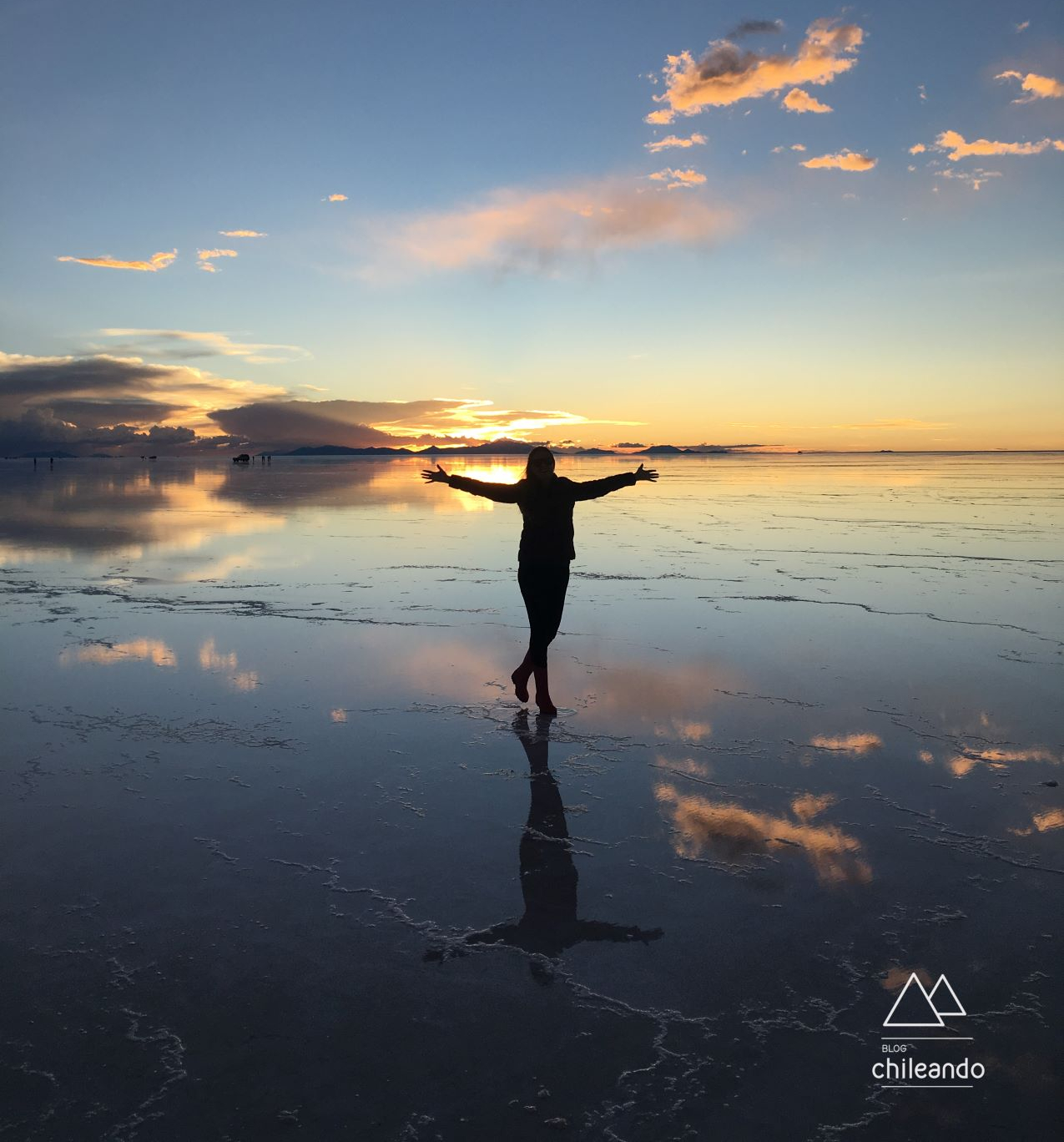 O pôr do sol no salar de Uyuni