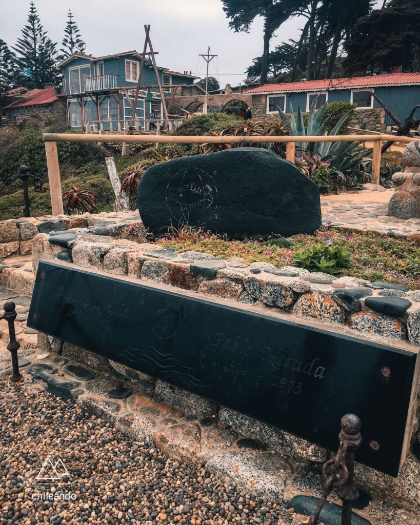 Sepultura de Neruda e esposa na casa museu Isla Negra