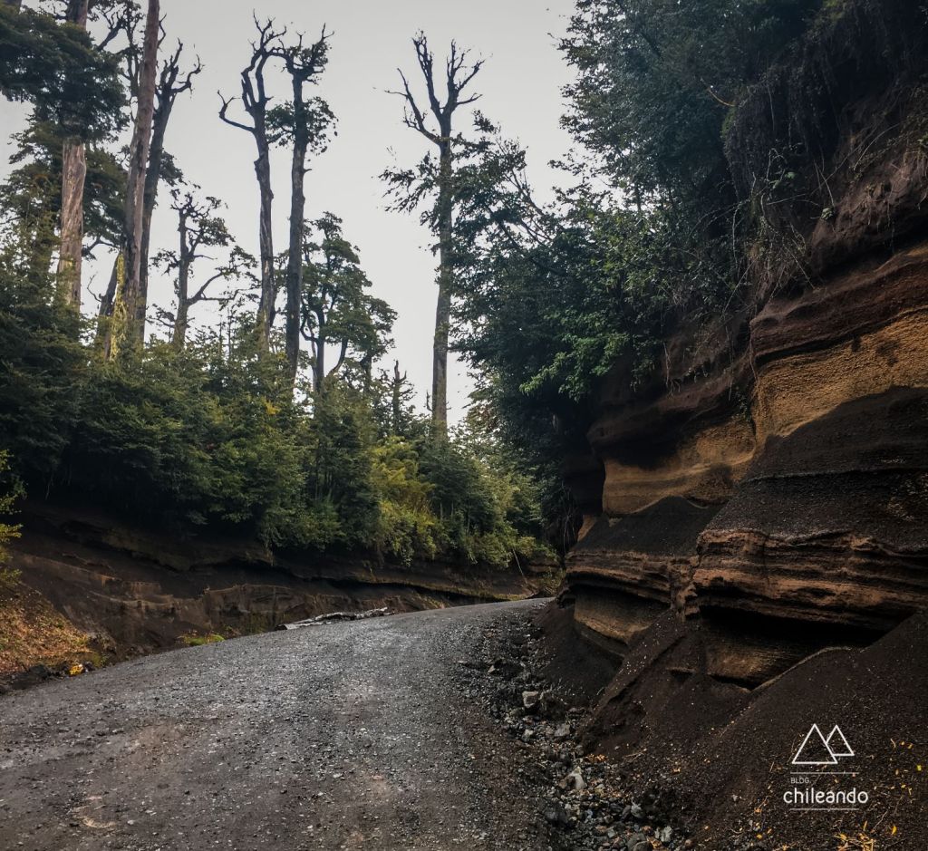Acesso viário do Parque Villarrica, próximo a Pucón
