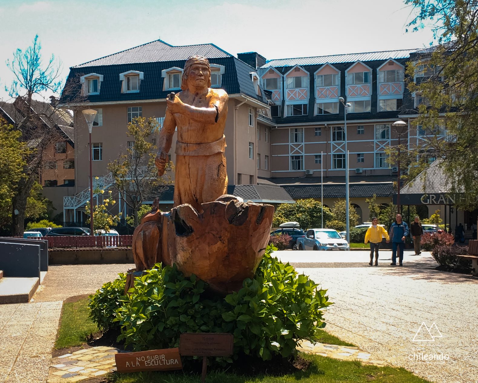 Escultura da Plaza de Armas em Pucón