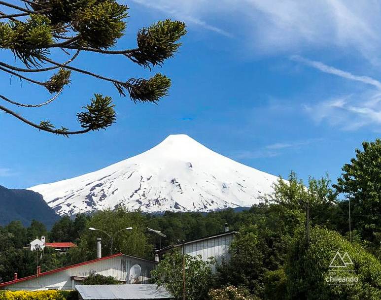 O vulcão Villarrica fica quase imerso na cidade