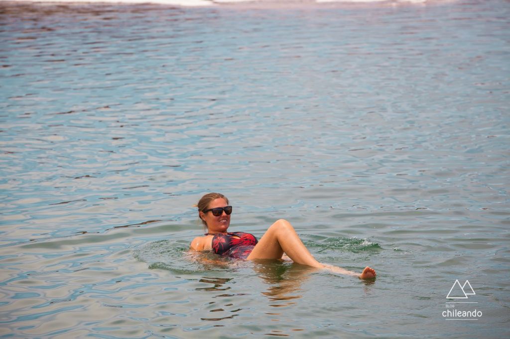 Não estou encostada no chão, aliás ali não dá pé. Lagoas escondidas de Baltinache