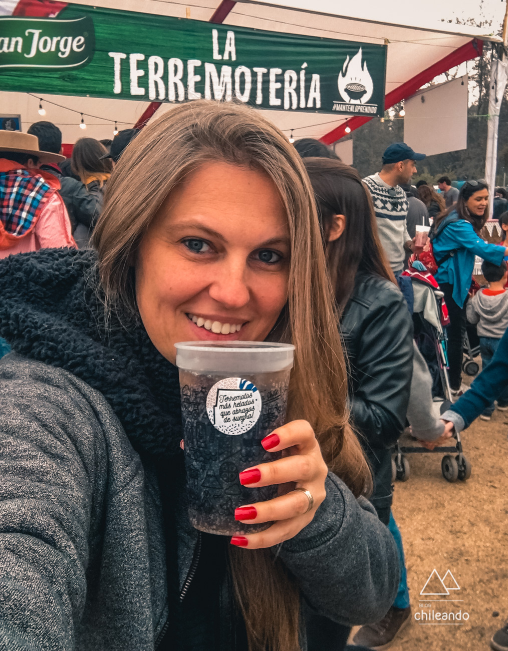 Provando Piscola durante as Festas Pátrias chilenas