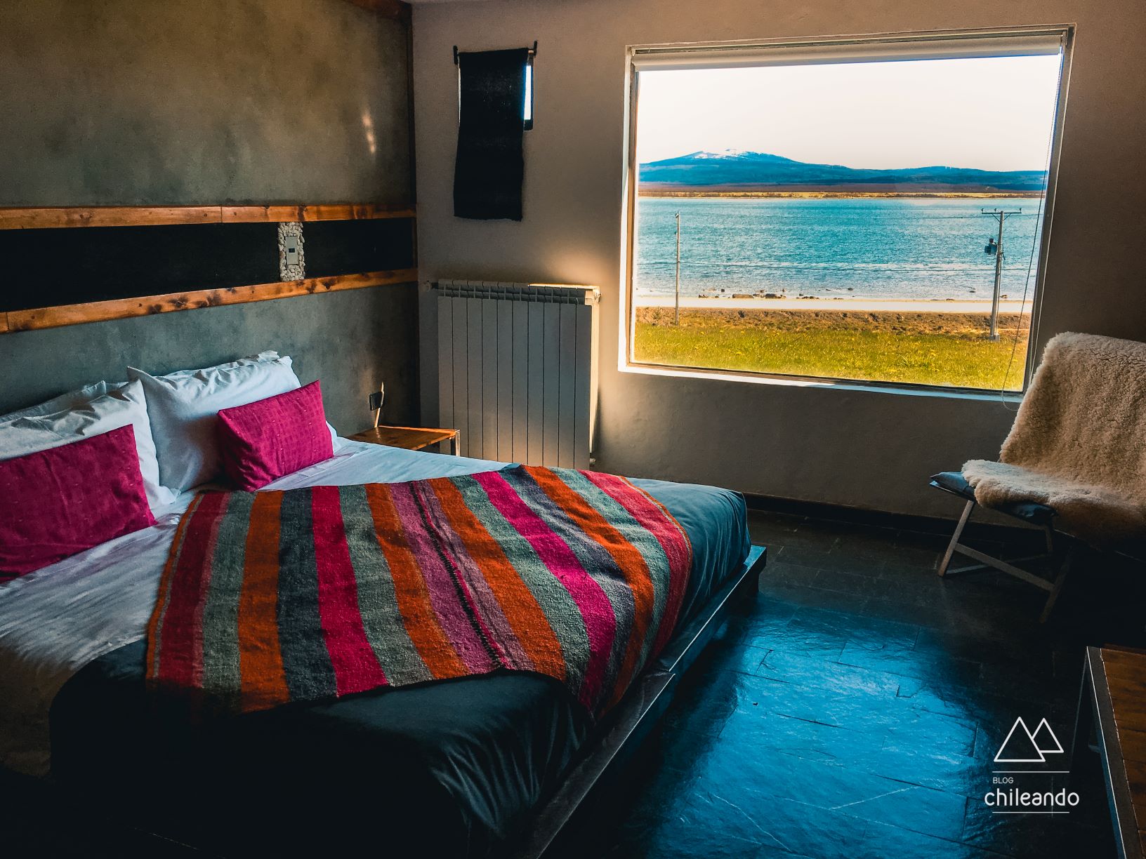 A vista dos quartos no Hotel Altiplanico em Puerto Natales parecem quadro