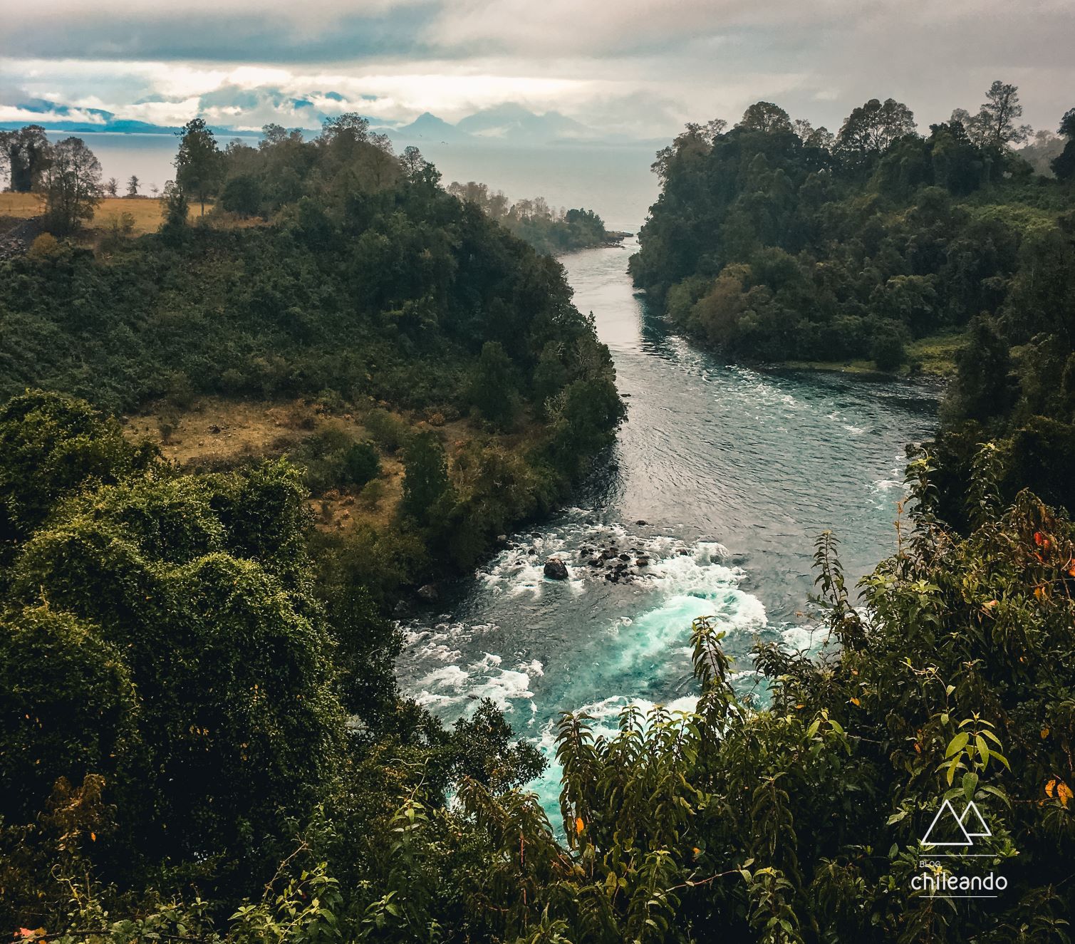 Um dos diversos mirantes do lago Ranco