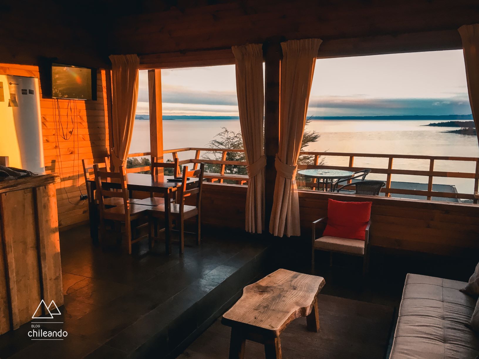 Cabanas familiares e românticas com vista para o lago Ranco